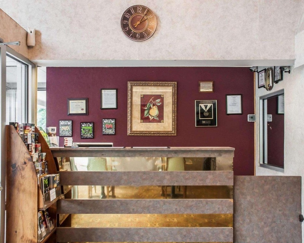 Double Room with Two Double Beds - Accessible/Smoking